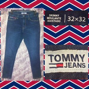 Tommy Jeans by Tommy Hilfiger brand Dk Blue Wash Straight Leg Denim Jeans 32/32
